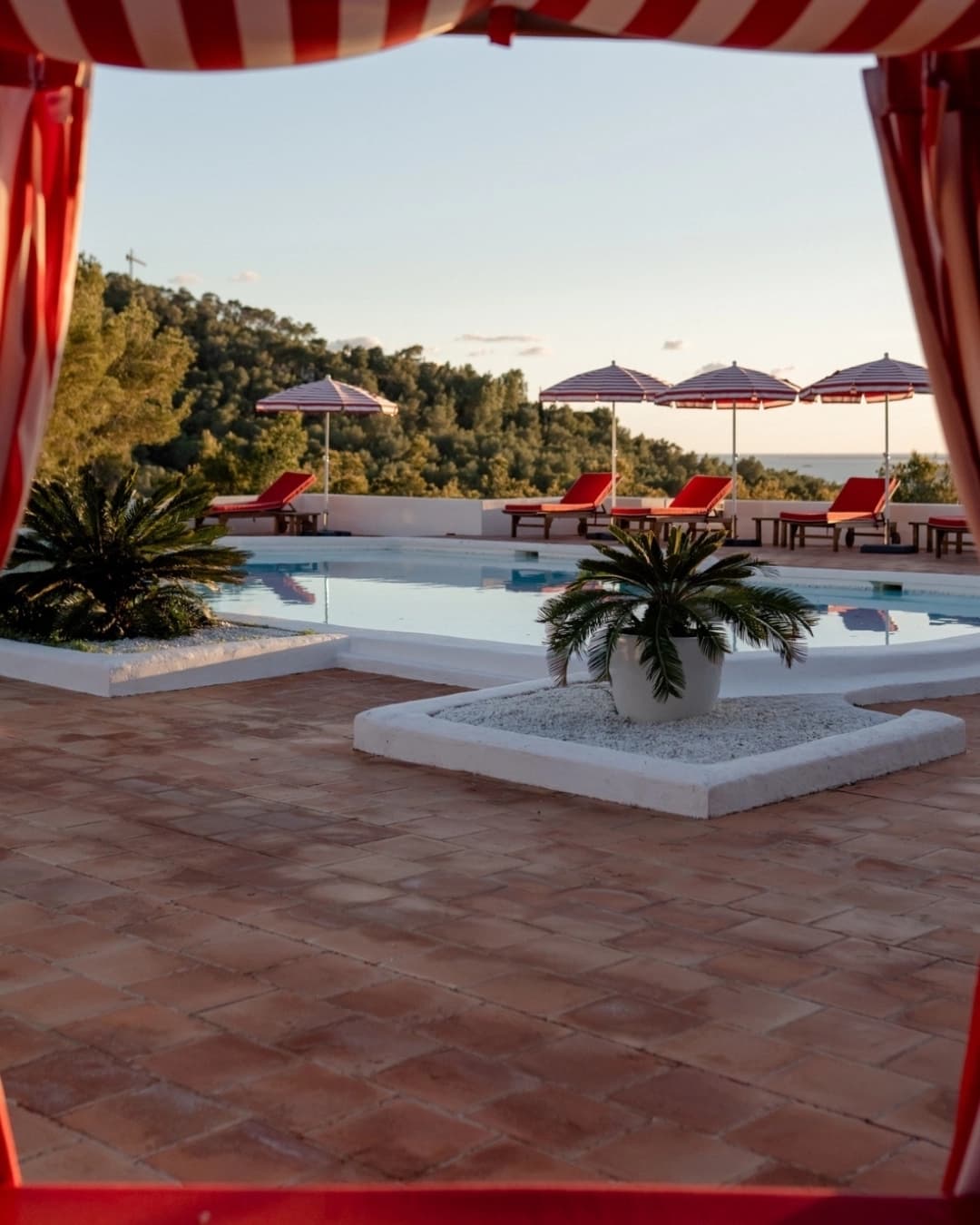 VILLA & RETREATS 14