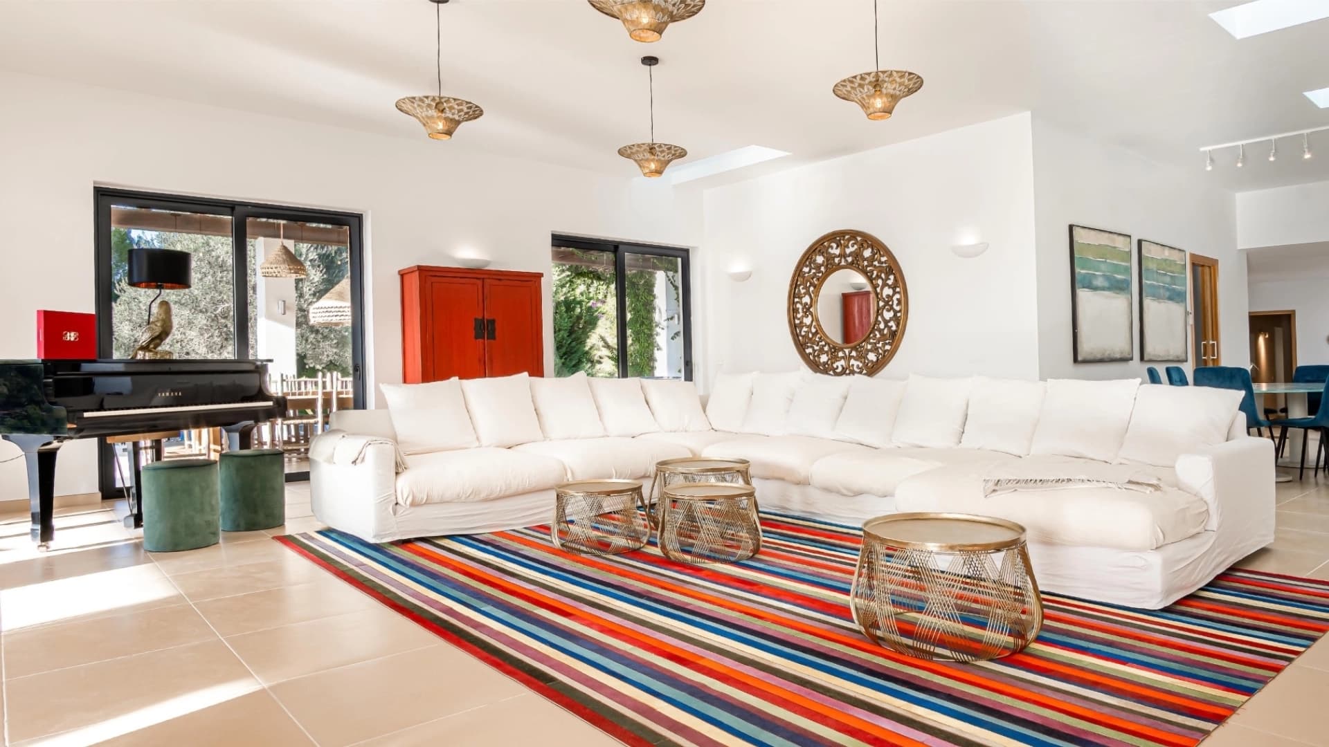 VILLA & RETREATS 23