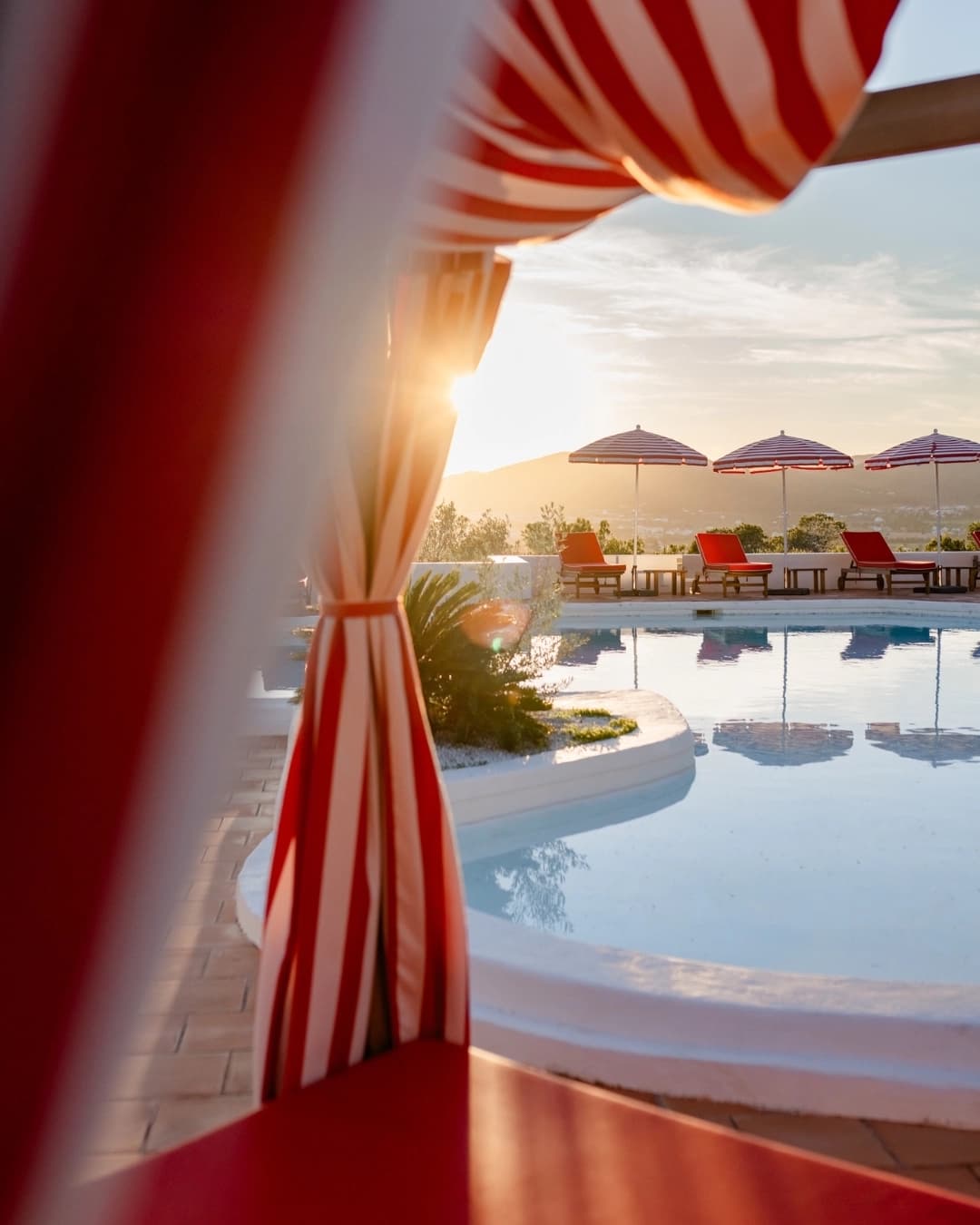 VILLA & RETREATS 28