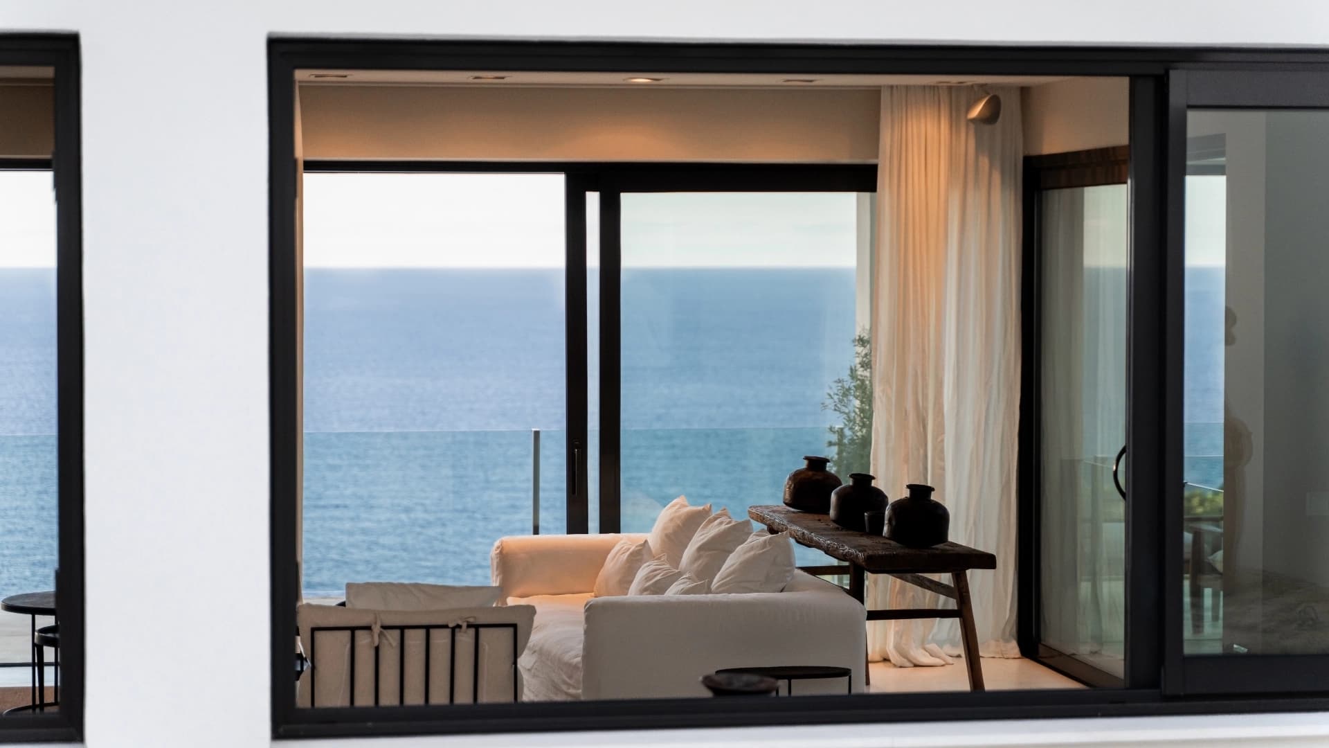 VILLA & RETREATS 9